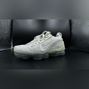 Nike Women's Air VaporMax 2021 Phantom /Summit White /Metallic Silver /Phantom